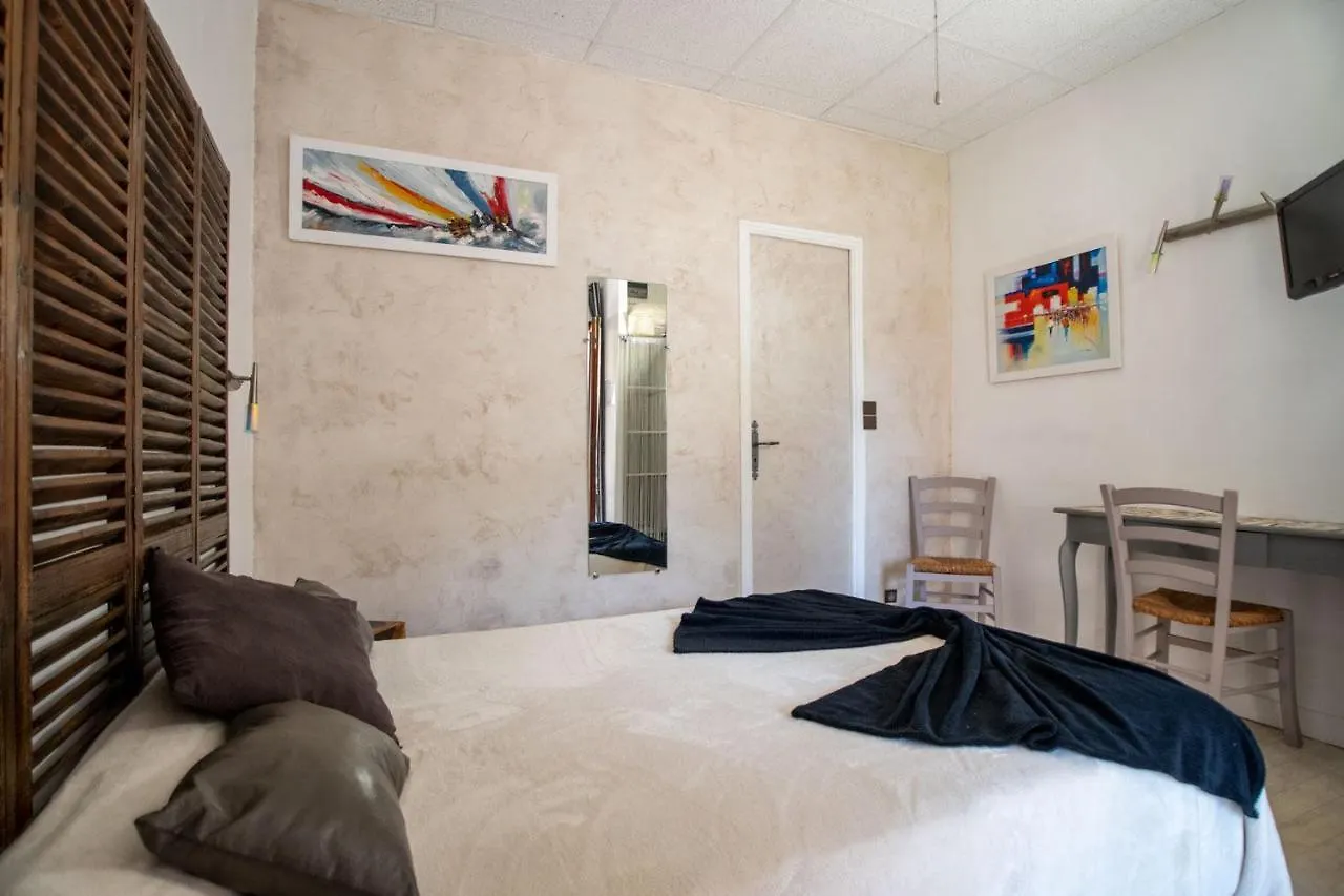 Hotel Les Orangers Hyeres 2*,  France